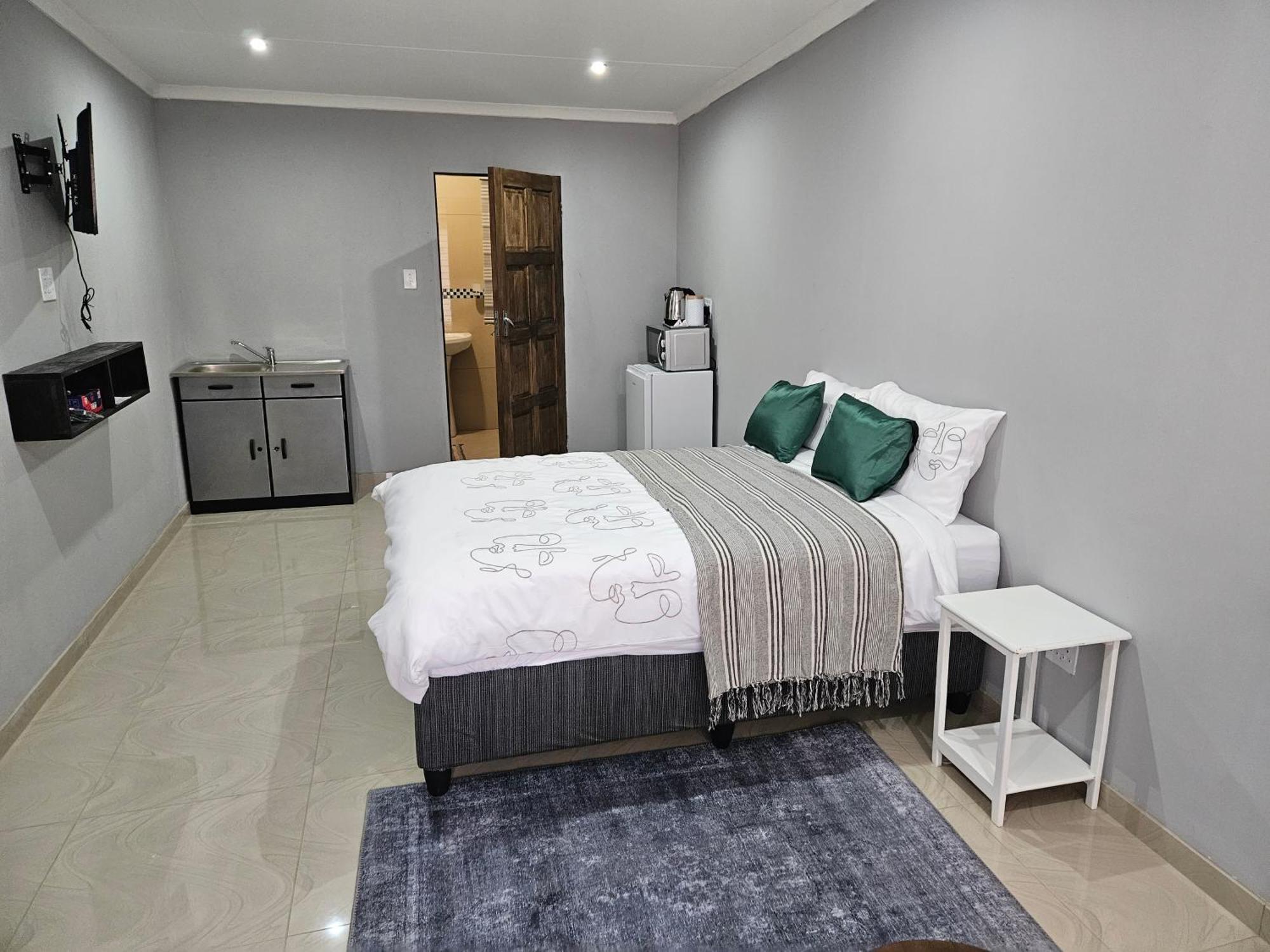 Beloved Lodge Kimberley Room photo